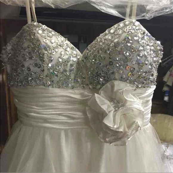 Short white dress - Picture 4 of 4